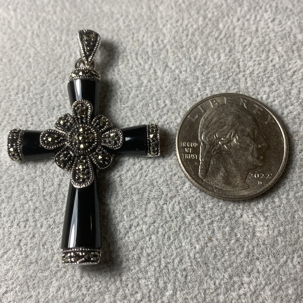 Sterling Silver & Onyx Marcasite Cross Pendant Vintage Charm Goth - Picture 3 of 4